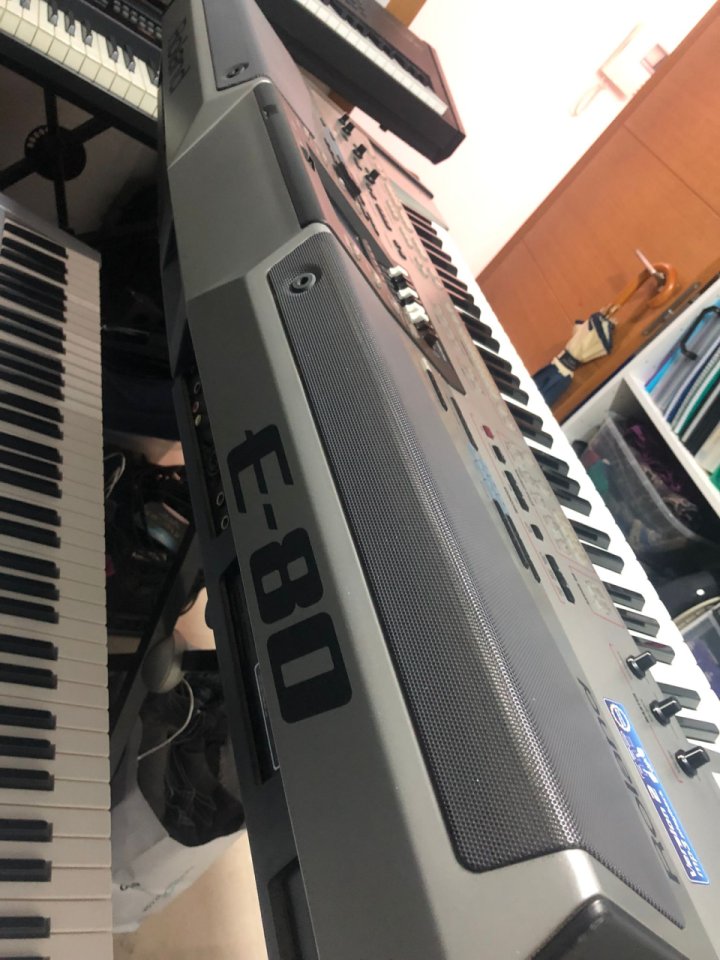 Roland E-80 Arranger / Ocasión - Por poco tiempo de segunda mano · Foto 5 de 7 · Valencia · 550 €