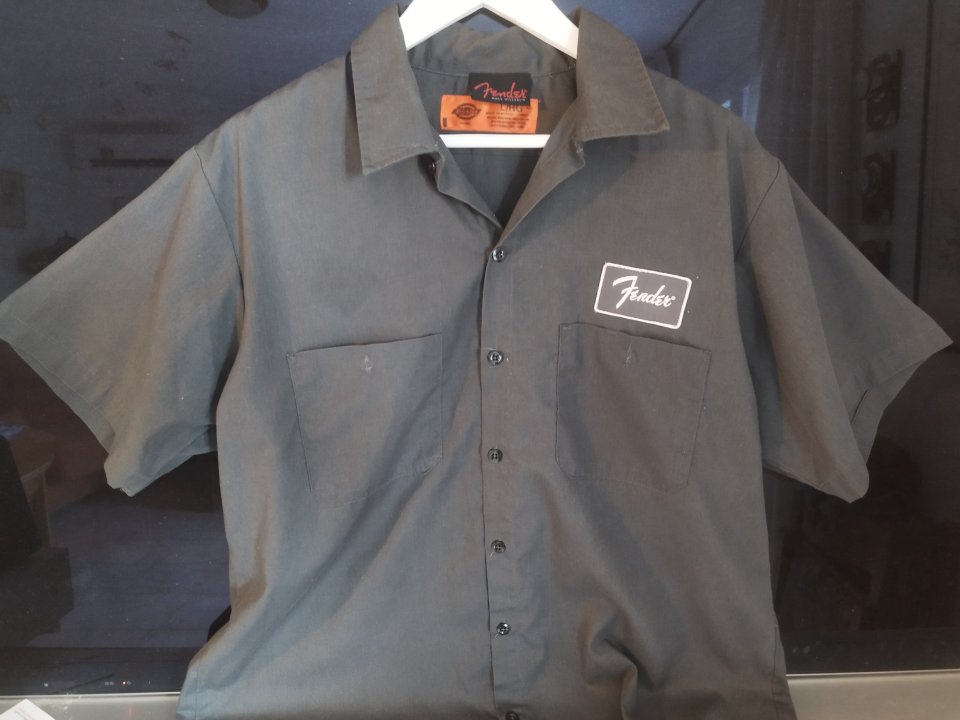 Camisa Fender de segunda mano · Foto 1 de 2 · Madrid · 35 €