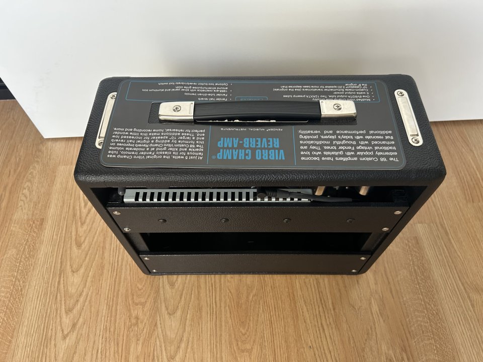 Fender Vibró Champ Reverb Amp NUEVO