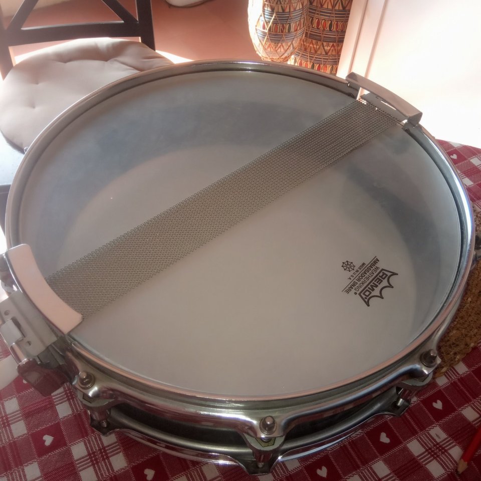 Dos cascs de caixes/tabals Pearl Freefloating i un sistema freefloating de Pearl de segunda mano · Foto 7 de 10 · Barcelona · 370 €