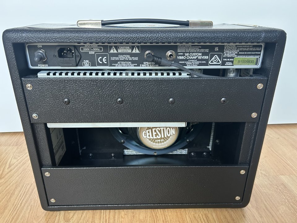 Fender Vibró Champ Reverb Amp NUEVO