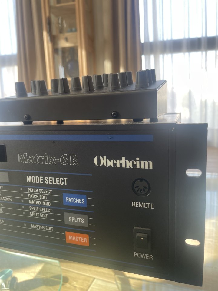 Oberheim Matrix 6R de segunda mano · Foto 3 de 3 · Barcelona · 1300 €