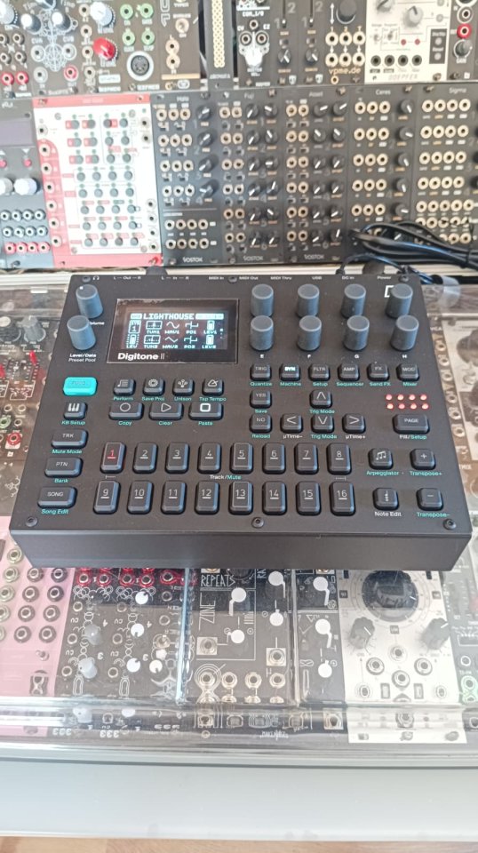 Elektron Digitone II 16 Voice Polyphonic Synth de segunda mano · Foto 1 de 7 · Barcelona · 790 €