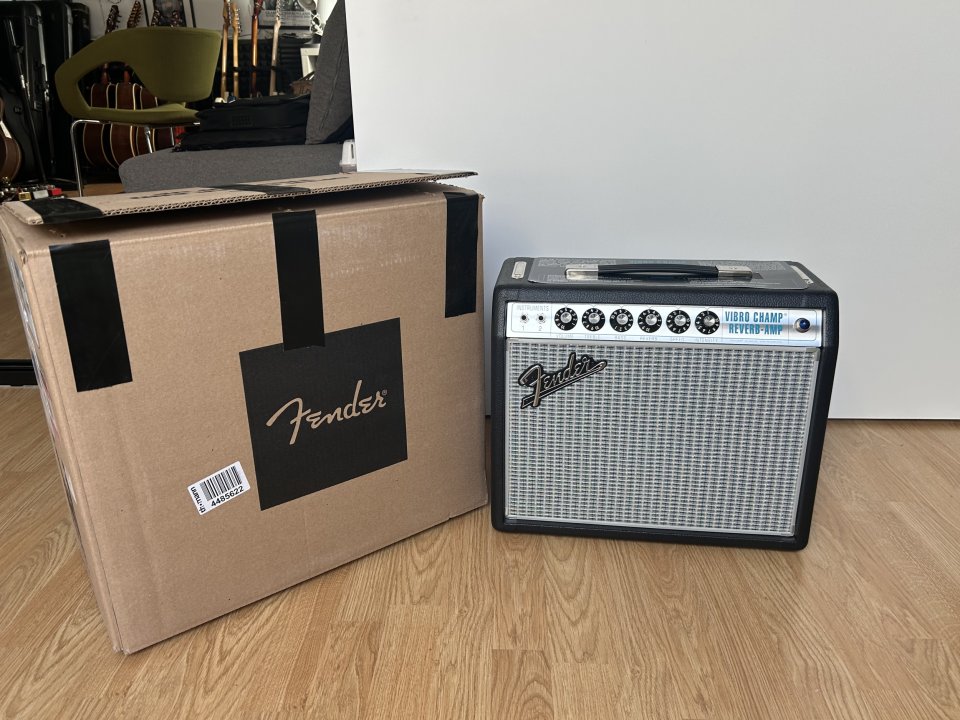 Fender Vibró Champ Reverb Amp NUEVO