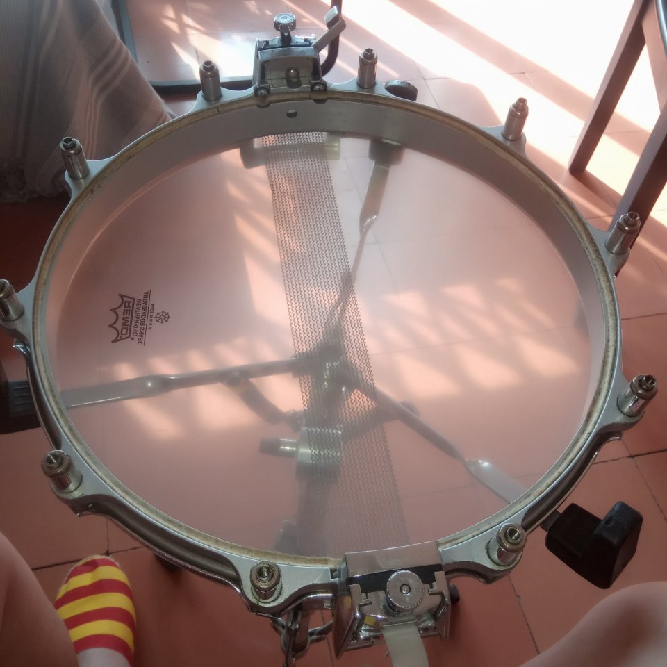 Dos cascs de caixes/tabals Pearl Freefloating i un sistema freefloating de Pearl de segunda mano · Foto 9 de 10 · Barcelona · 370 €