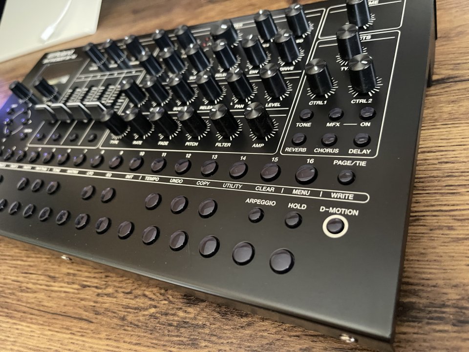 Roland SH-4D de segunda mano · Foto 3 de 10 · Cádiz · 399 €