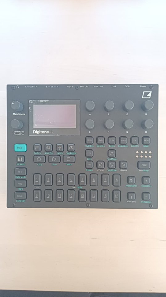 Elektron Digitone II 16 Voice Polyphonic Synth de segunda mano · Foto 4 de 7 · Barcelona · 790 €
