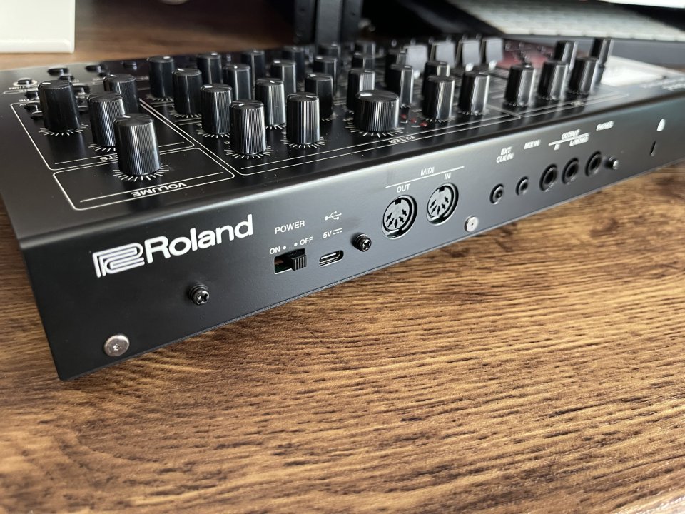 Roland SH-4D de segunda mano · Foto 6 de 10 · Cádiz · 399 €