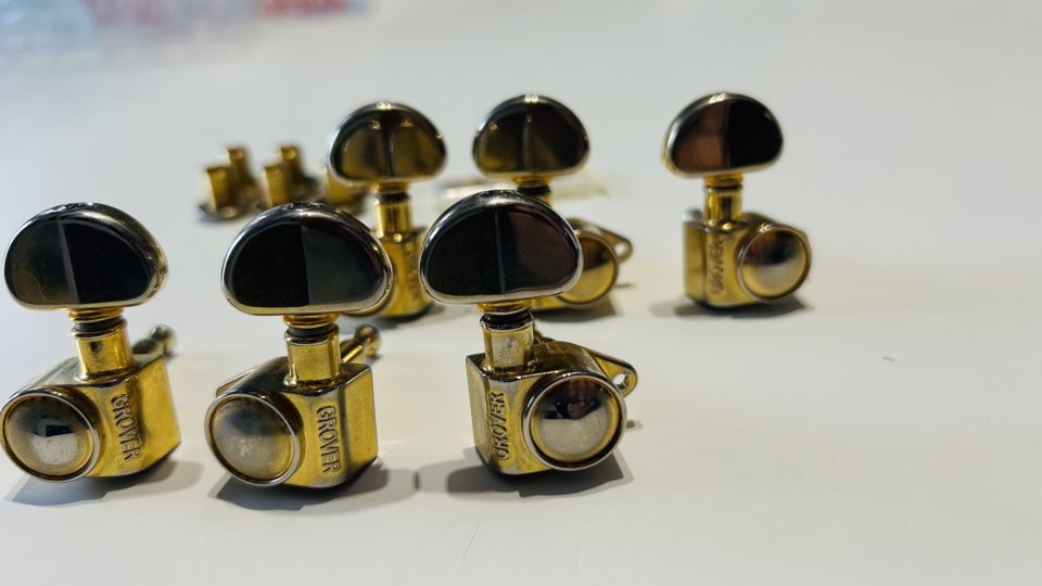 Clavijas Grover Doradas 3+3 – Tipo Rotomatic/Deluxe