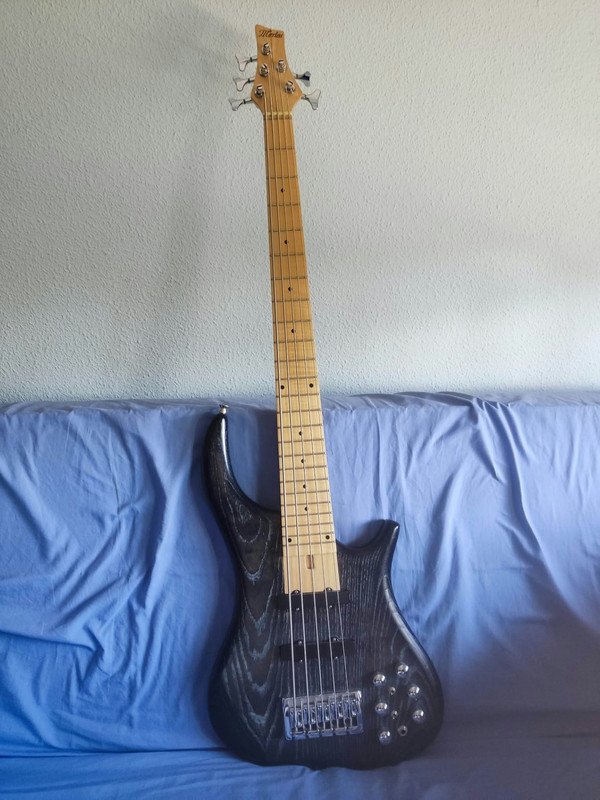 Merlos Standard 5 cuerdas de segunda mano · Foto 1 de 10 · Alicante · 1200 €
