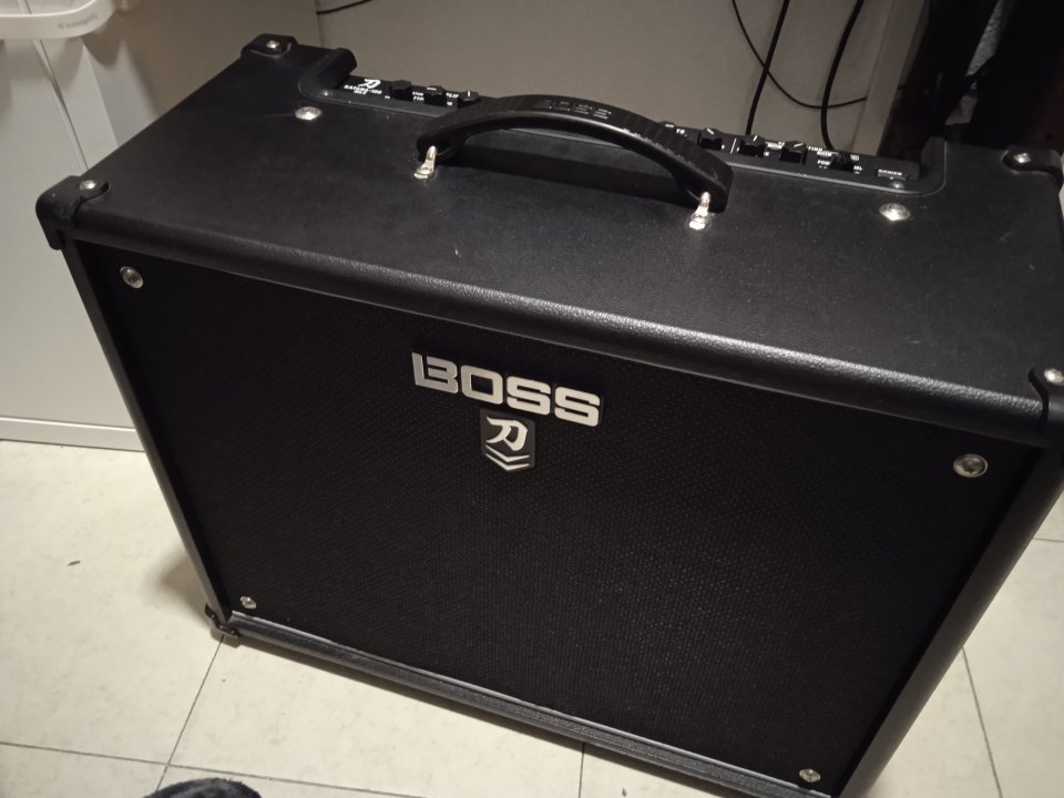 Boss Katana MKII 100 con Eminence Lil Texas