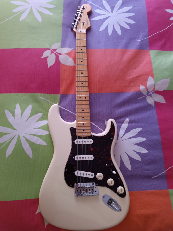 Fender Stratocaster American Standard (Envío Incluido) de segunda mano · Foto 2 de 7 · Córdoba · 1150 €