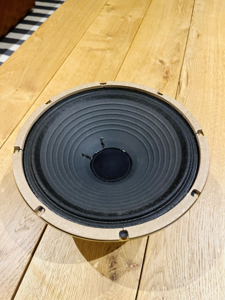 Celestion G10 Gold 8 Ohm de segunda mano · Foto 3 de 4 · Asturias · 130 €