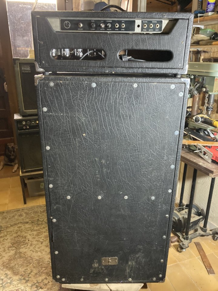 Amplificador y pantalla CMB 100W a válvulas