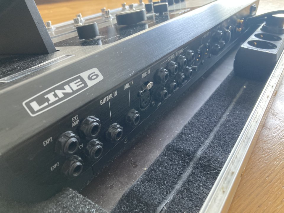 Helix Floor + ThonCase + Funda Gator de segunda mano · Foto 3 de 7 · Navarra · 900 €