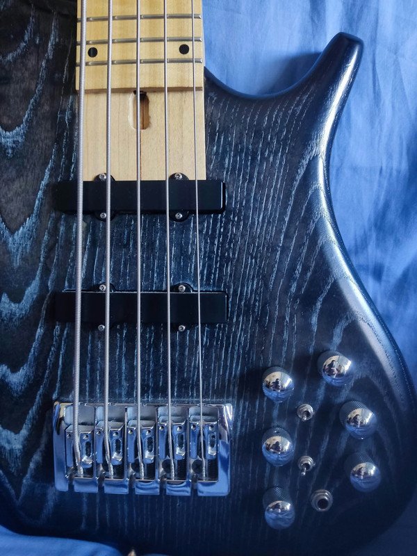 Merlos Standard 5 cuerdas de segunda mano · Foto 8 de 10 · Alicante · 1200 €