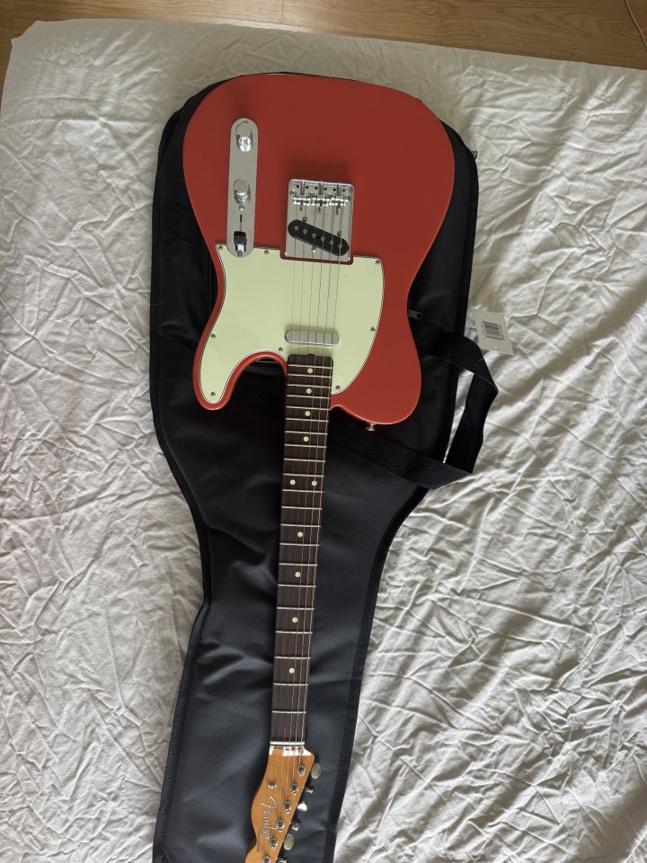 Fender Telecaster vintera II 60 de segunda mano · Foto 1 de 6 · Cantabria · 890 €