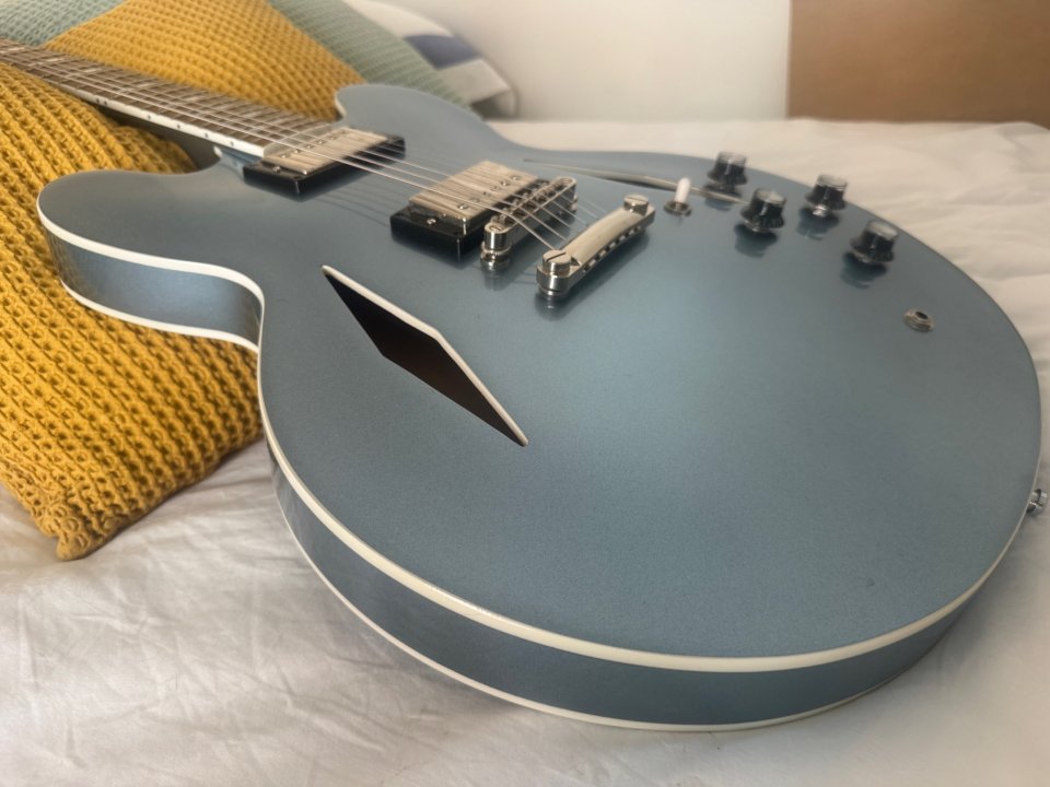 Epiphone DG335 Dave Grohl de segunda mano · Foto 2 de 5 · Madrid · 799 €