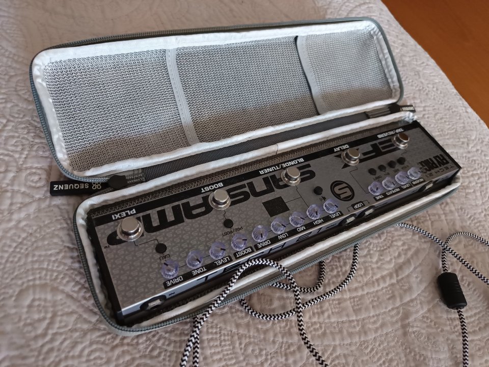 Vendo TECH 21 Sansamp Fly Rig V2 + funda + adaptador 9v