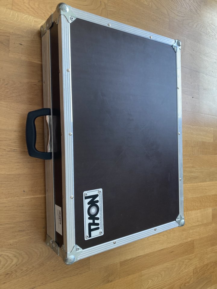 Helix Floor + ThonCase + Funda Gator de segunda mano · Foto 6 de 7 · Navarra · 900 €