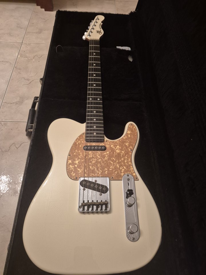 G&L telecaster americana de segunda mano · Foto 1 de 8 · Valencia · 1000 €