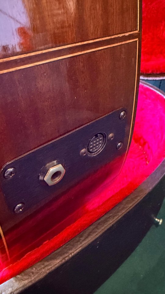 Guitarra Ramírez con sistema MIDI + previo RMC de segunda mano · Foto 7 de 7 · Barcelona · 1500 €