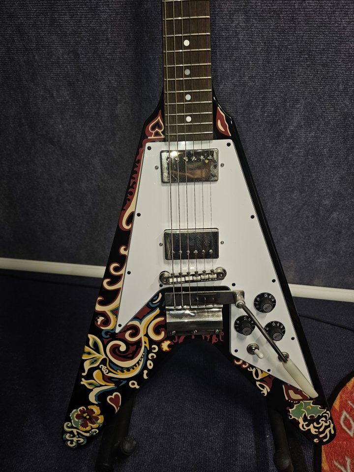 Epiphone Flying V Jimi Hendrix Love Drops de segunda mano · Foto 3 de 7 · Cádiz · 1100 €