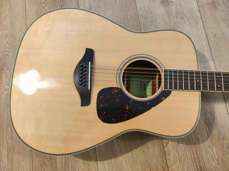 Yamaha FG 820 12