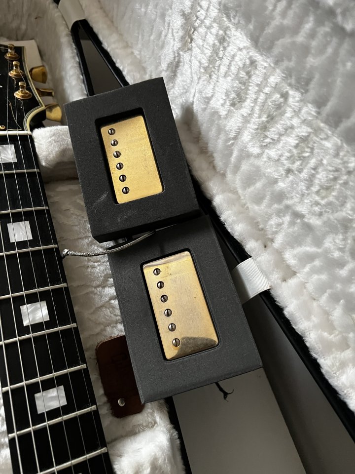 Vendo Gibson Longhorn Trans Blue de 2008 de segunda mano · Foto 7 de 8 · Jaén · 2800 €