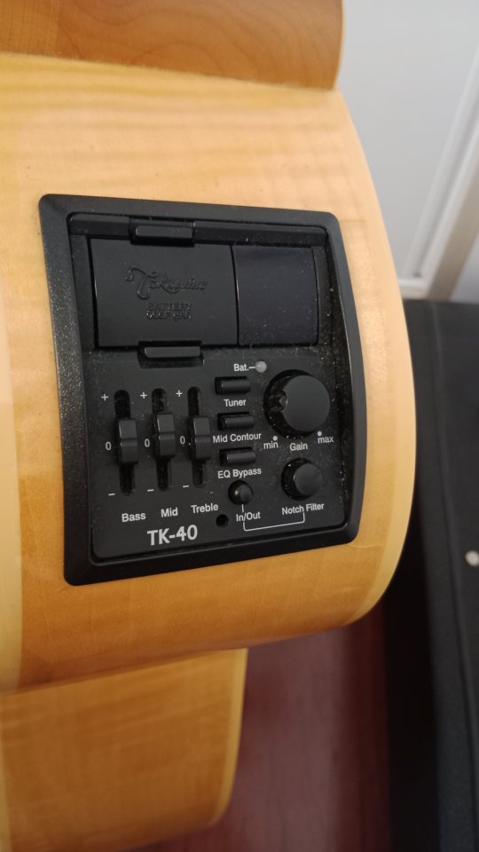Guitarra Electroacústica Takamine EG523SC Zurda de segunda mano · Foto 5 de 10 · Huelva · 250 €