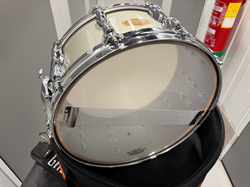 Caja Gretsch 125th Anniversary Snare - 16/125 de segunda mano · Foto 2 de 8 · Madrid · 800 €