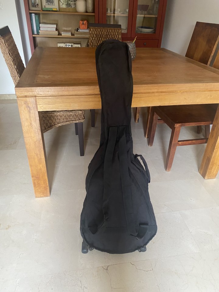 Guitarra Alhambra 3F CW E1 T de segunda mano · Foto 9 de 9 · Alicante · 400 €