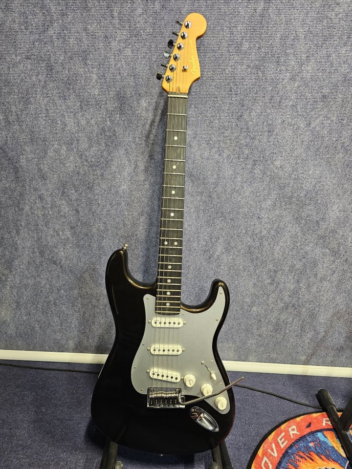 Fender Stratocaster Ultra II de segunda mano · Foto 2 de 7 · Cádiz · 1699 €