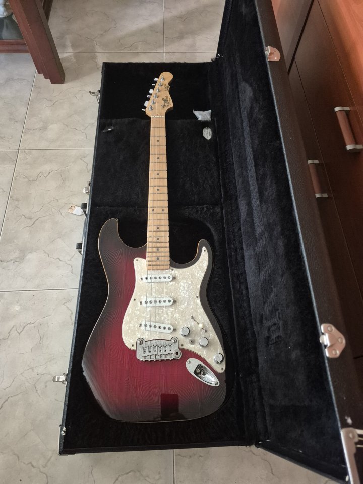 G&L S-500 USA de segunda mano · Foto 1 de 10 · Valencia · 1000 €