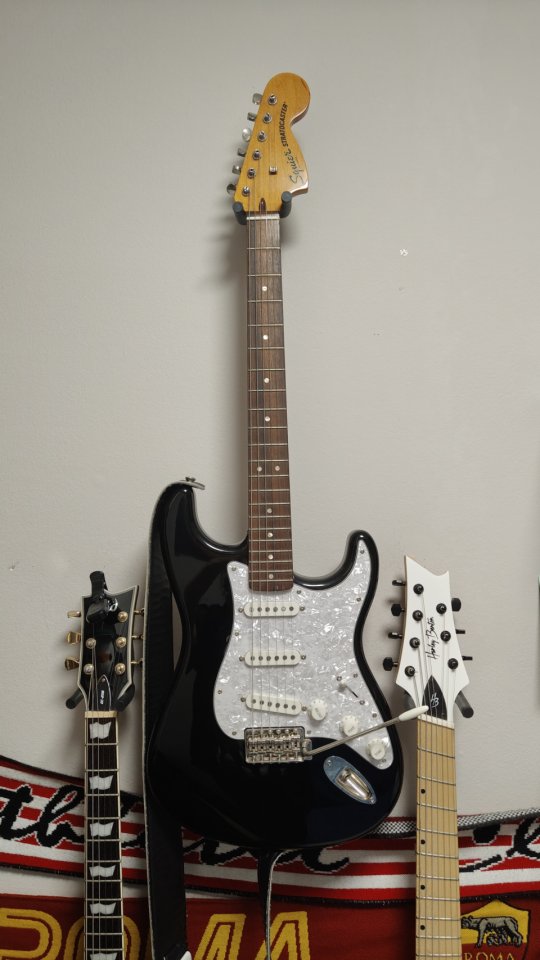 Squier Stratocaster CV 70s negra