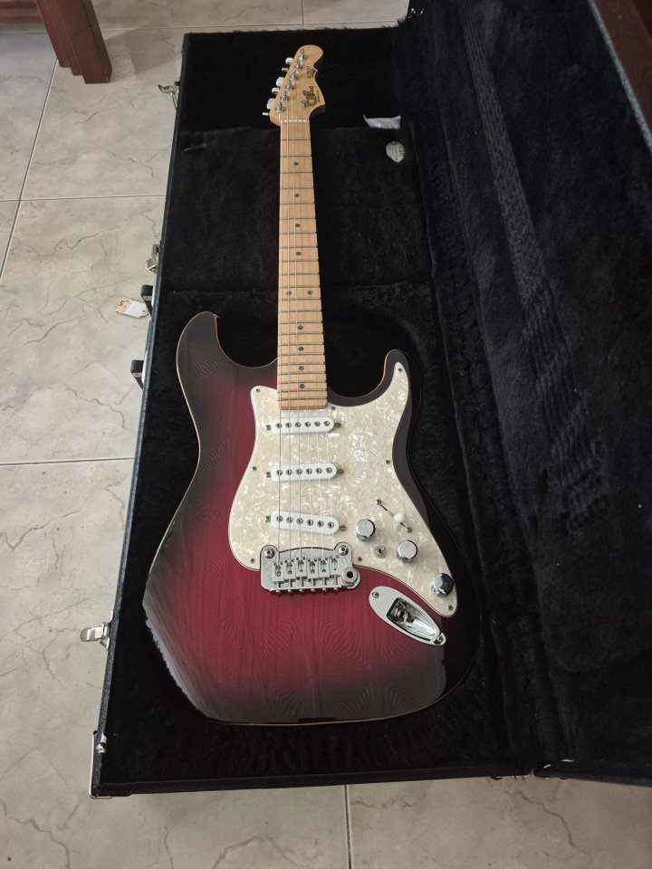 G&L S-500 USA de segunda mano · Foto 10 de 10 · Valencia · 1000 €