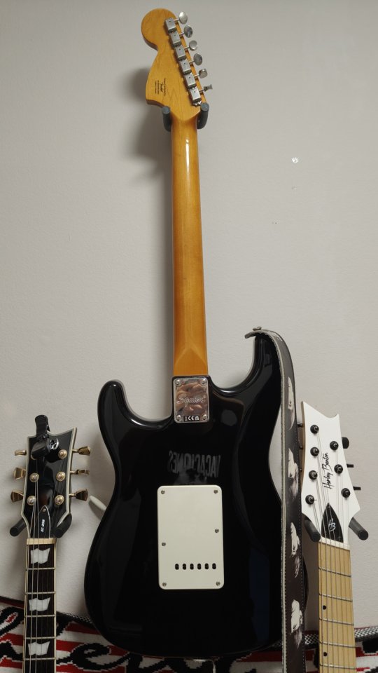 Squier Stratocaster CV 70s negra