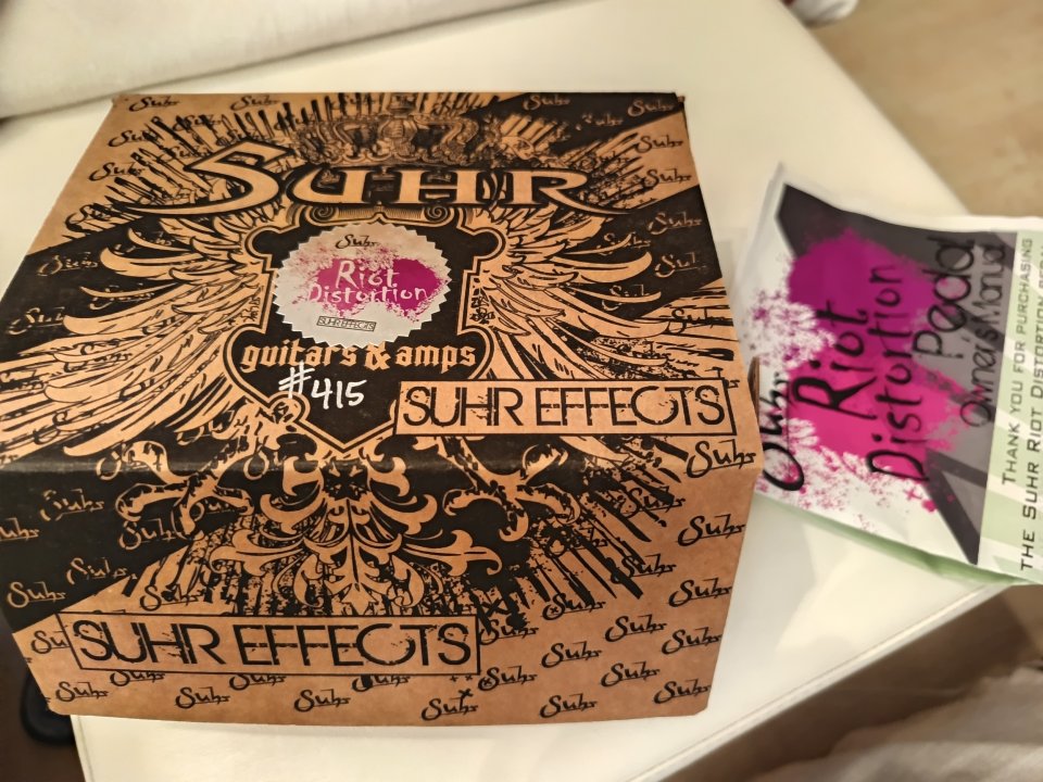 Vendo SUHR RIOT pedal boutique de Distorsión de segunda mano · Foto 7 de 7 · Madrid · 200 €