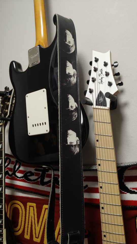 Squier Stratocaster CV 70s negra