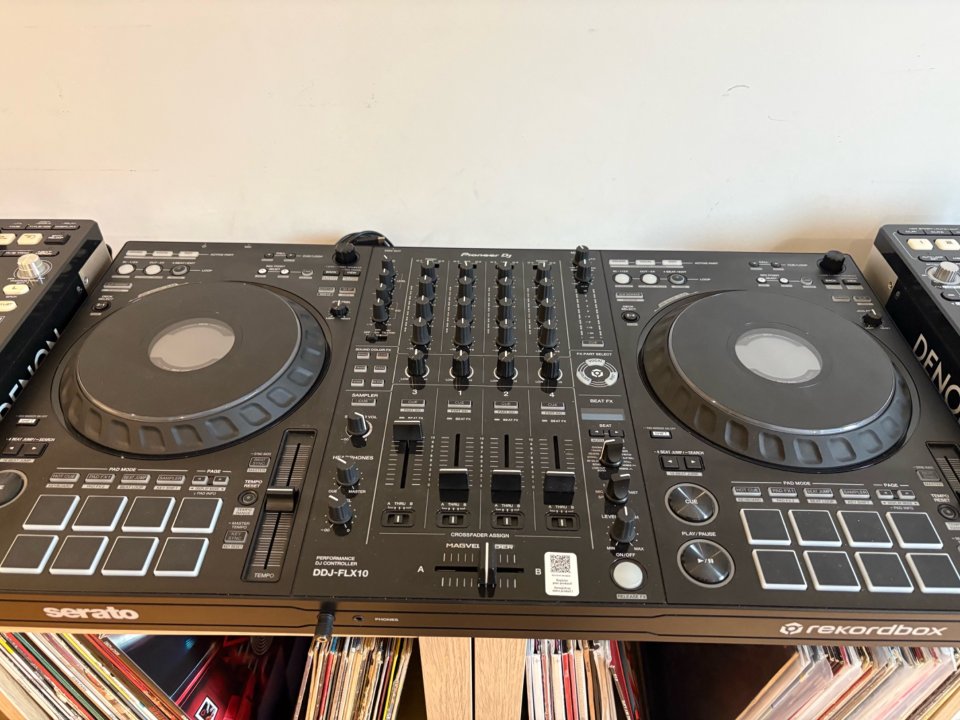 DDJ FLX10 NUEVA de segunda mano · Foto 5 de 5 · Barcelona · 1250 €