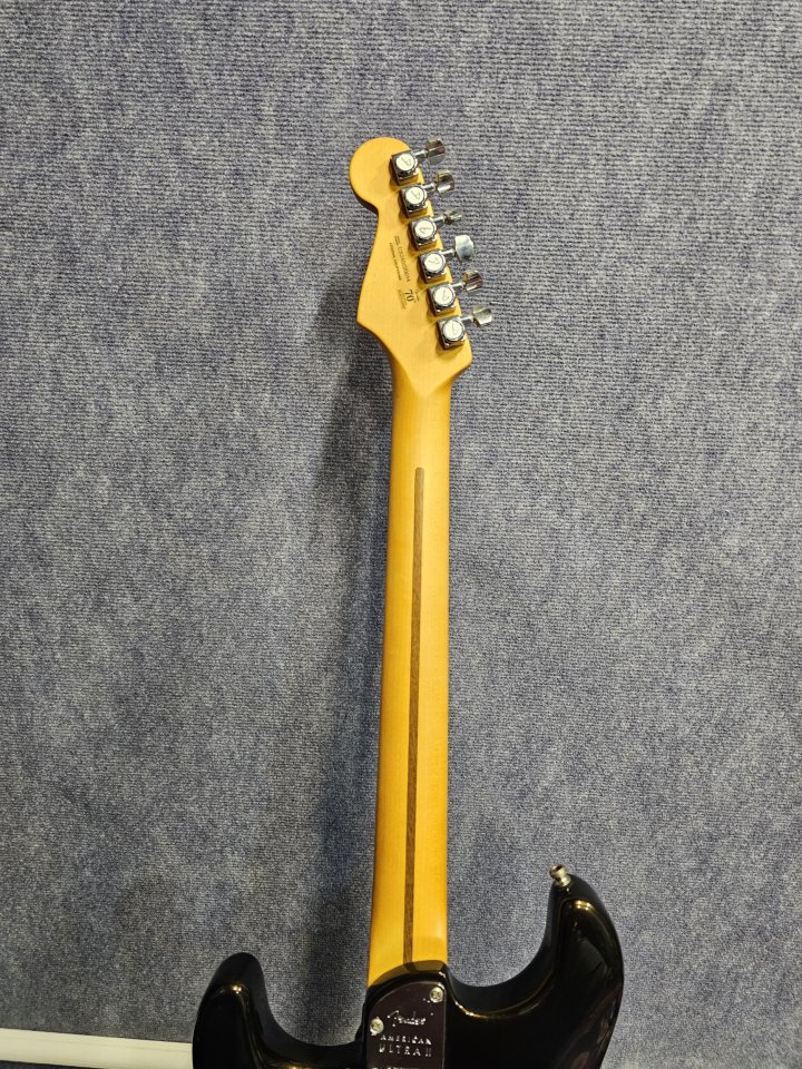 Fender Stratocaster Ultra II de segunda mano · Foto 5 de 7 · Cádiz · 1699 €
