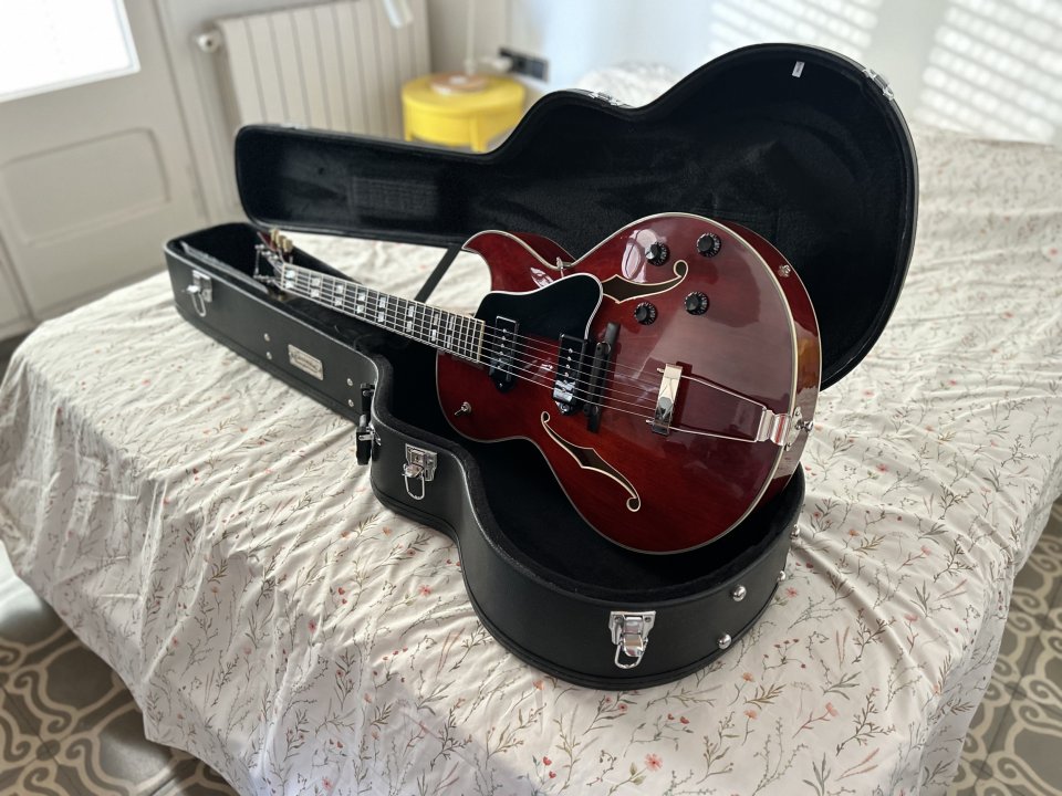 Eastman AR372CE - P90