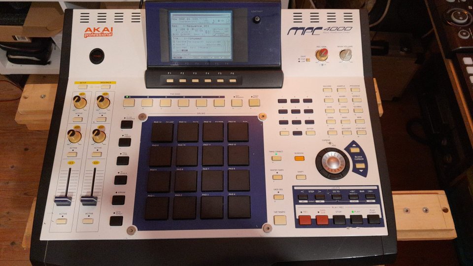 Akai MPC 4000