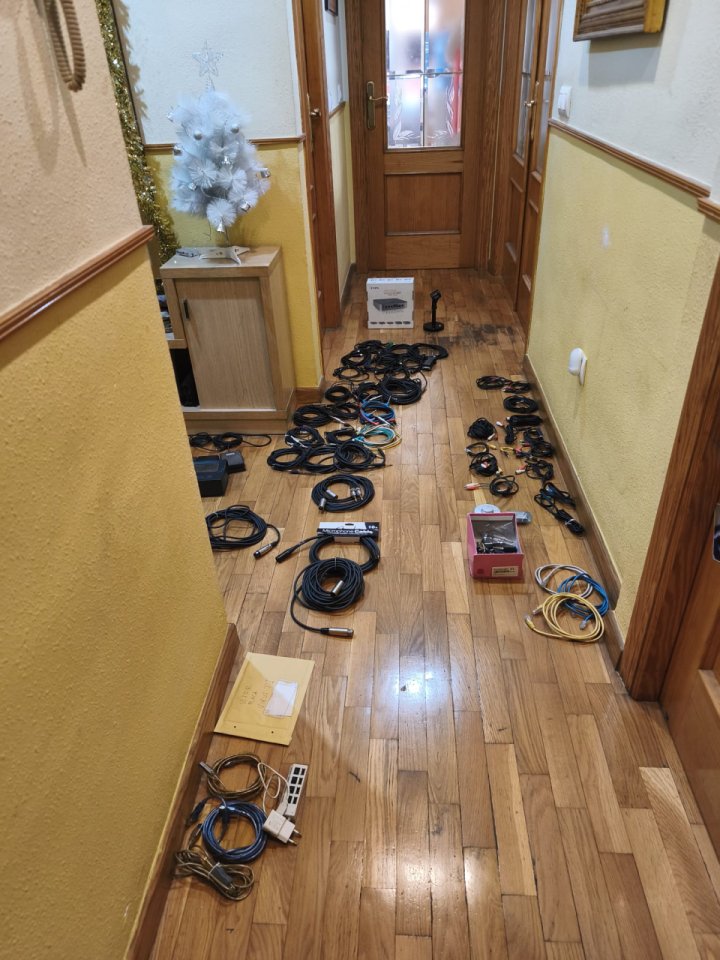 Cables y cosas audio, sonido y MIDI