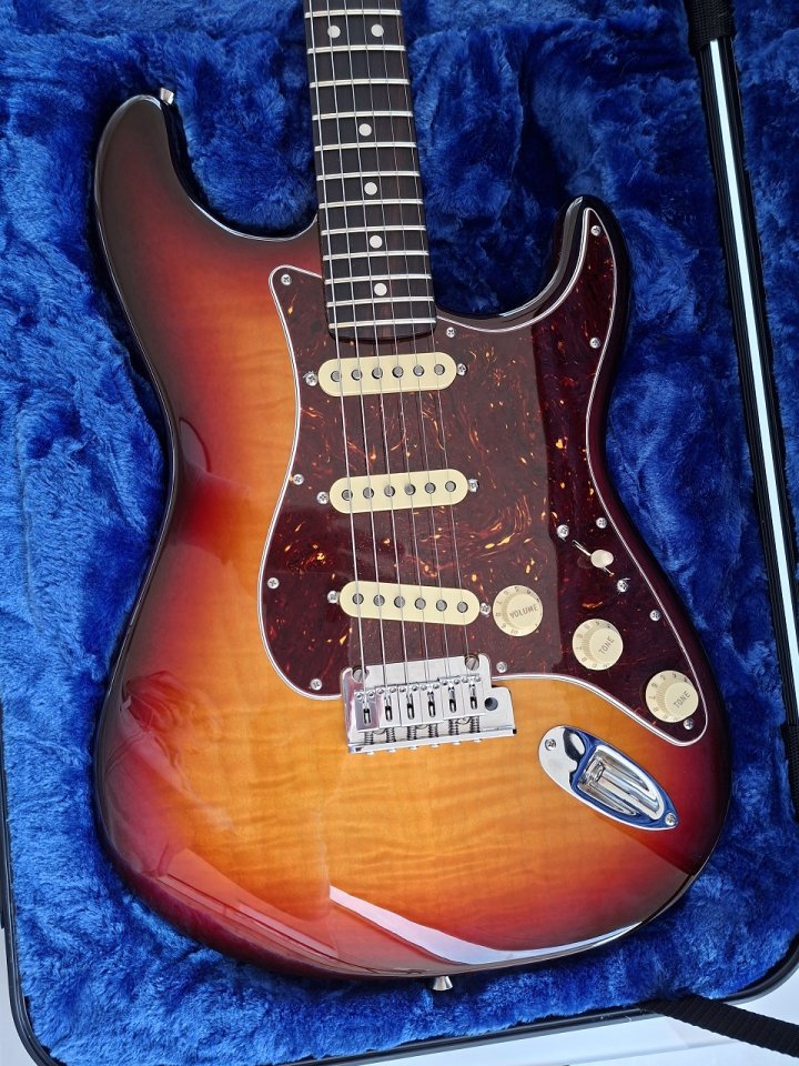 Fender Stratocaster Amercican Professional II 70th Anniversary Rw Comet Burst.