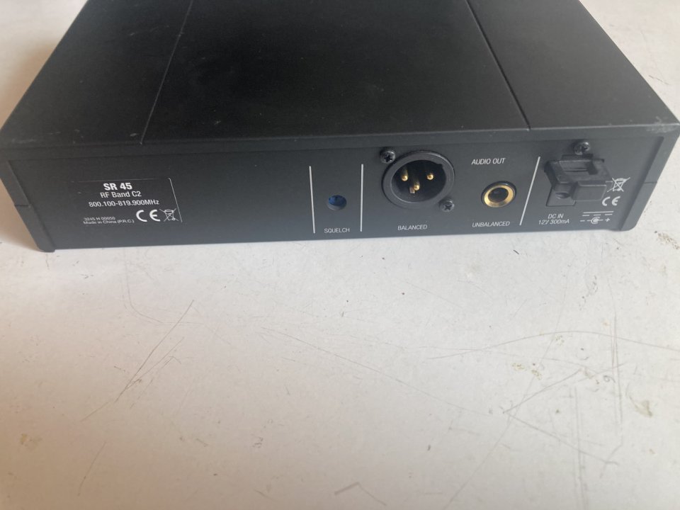 Receptor AKG SR45 de segunda mano · Foto 2 de 2 · Almería · 85 €