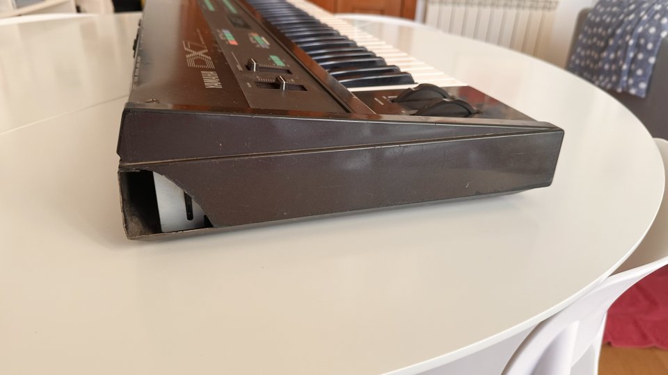 Yamaha DX7 original | Recién revisado + cartucho de segunda mano · Foto 4 de 10 · Cáceres · 699 €