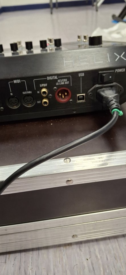 Line 6 Helix con flight case de segunda mano · Foto 6 de 6 · Gipuzkoa · 750 €