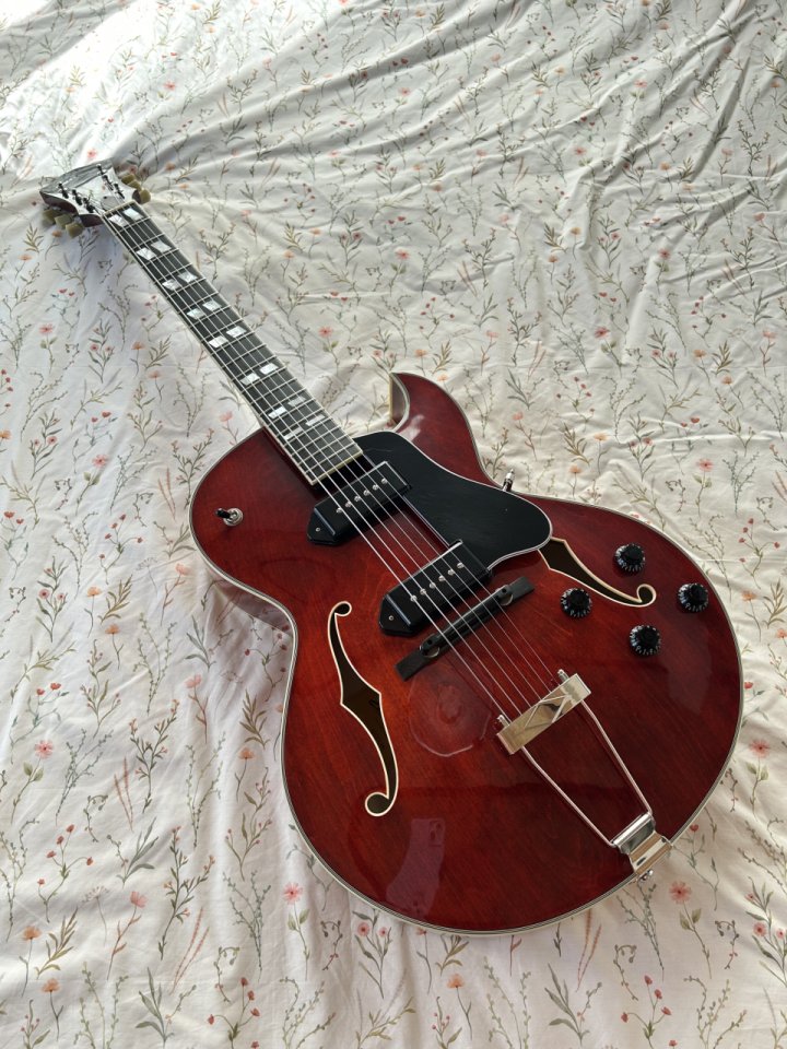 Eastman AR372CE - P90