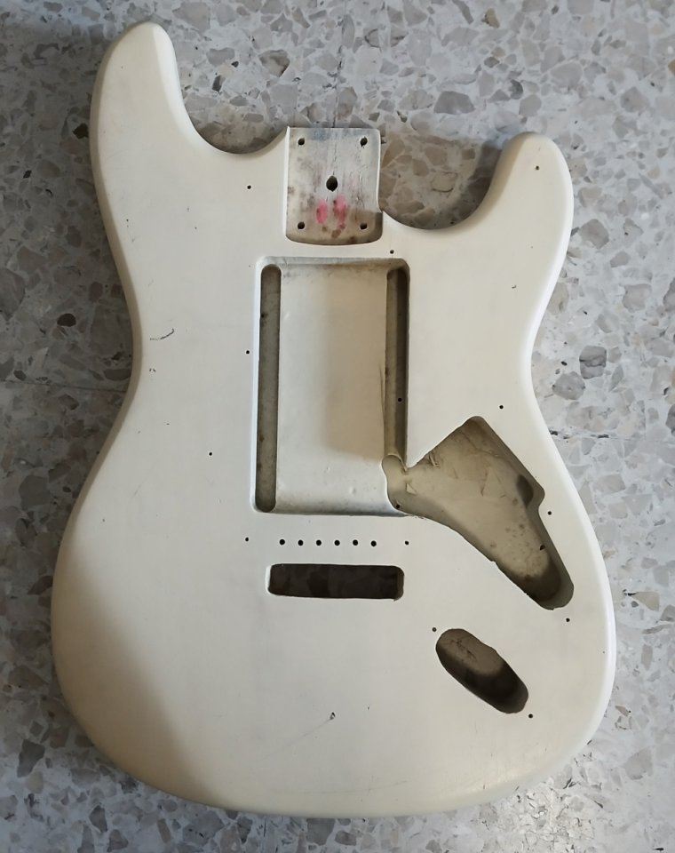 cuerpo de Strato de segunda mano · Foto 1 de 2 · Cantabria · 70 €